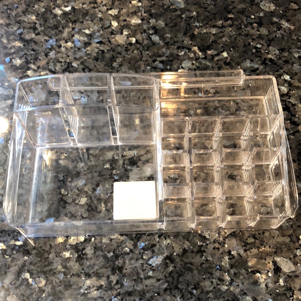 Makeup organizer